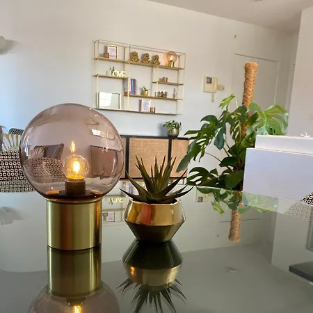 Definitief Gesloten דירה